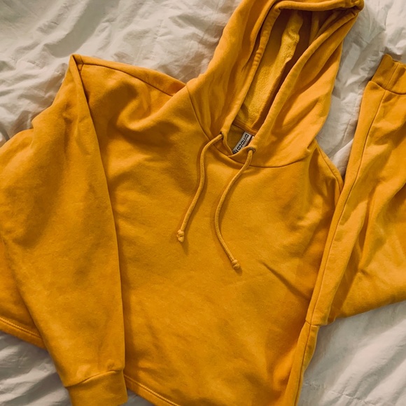 mustard yellow cropped hoodie - Picture 1 of 3